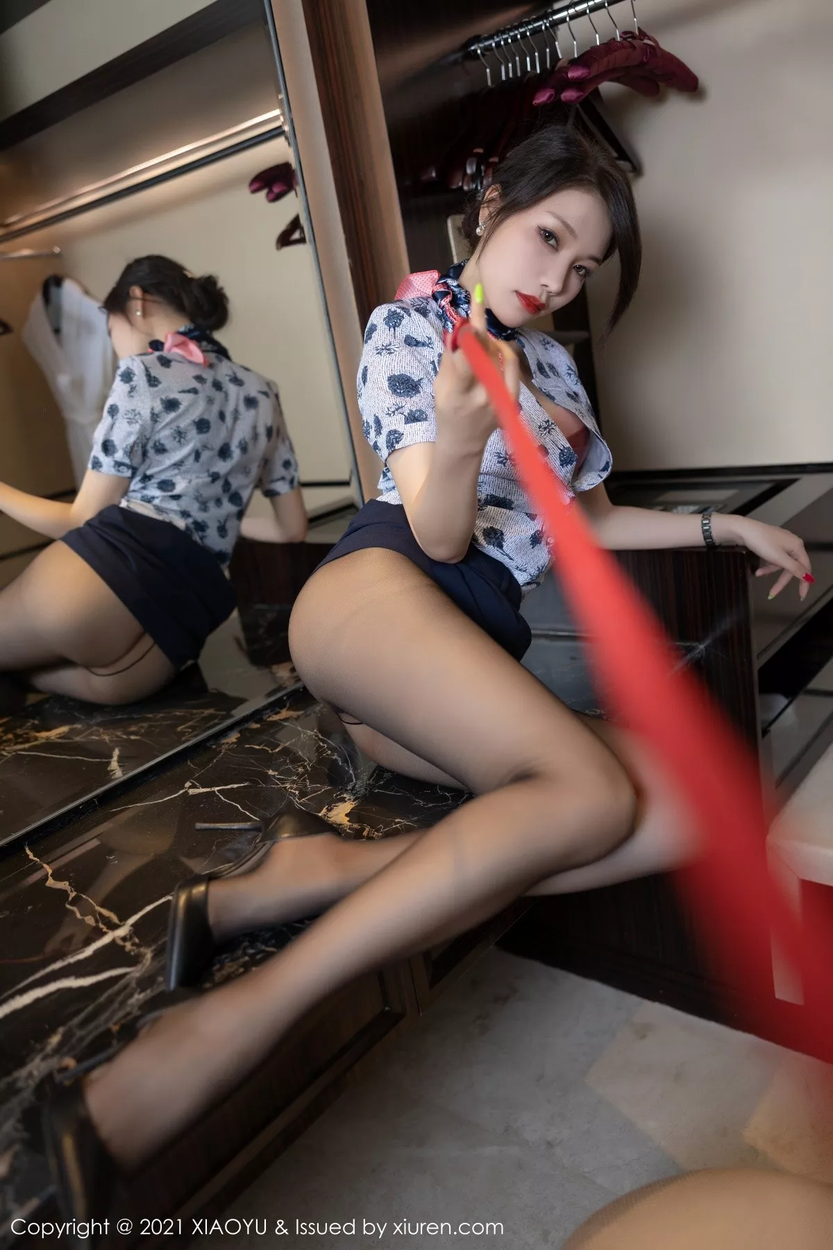 秀人集.com_[XiaoYu画语界]Vol.561_女神芝芝Booty私房空乘制服半脱露性感内衣黑丝裤袜诱惑写真90P