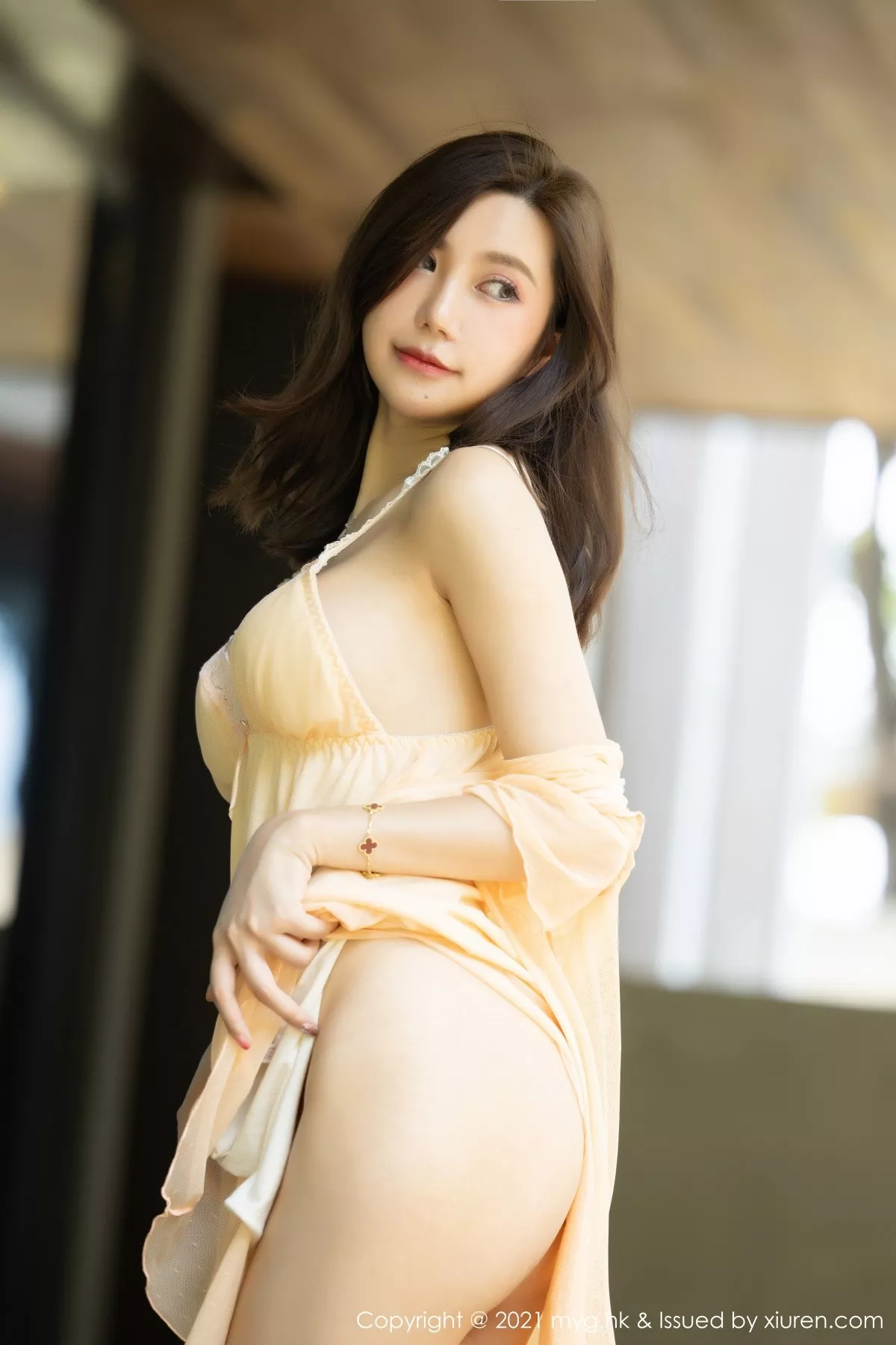 秀人集.com_[MyGirl美媛馆]Vol.561_女神绮里嘉Carina浴室薄纱睡衣半脱秀惹火身材湿身诱惑写真56P