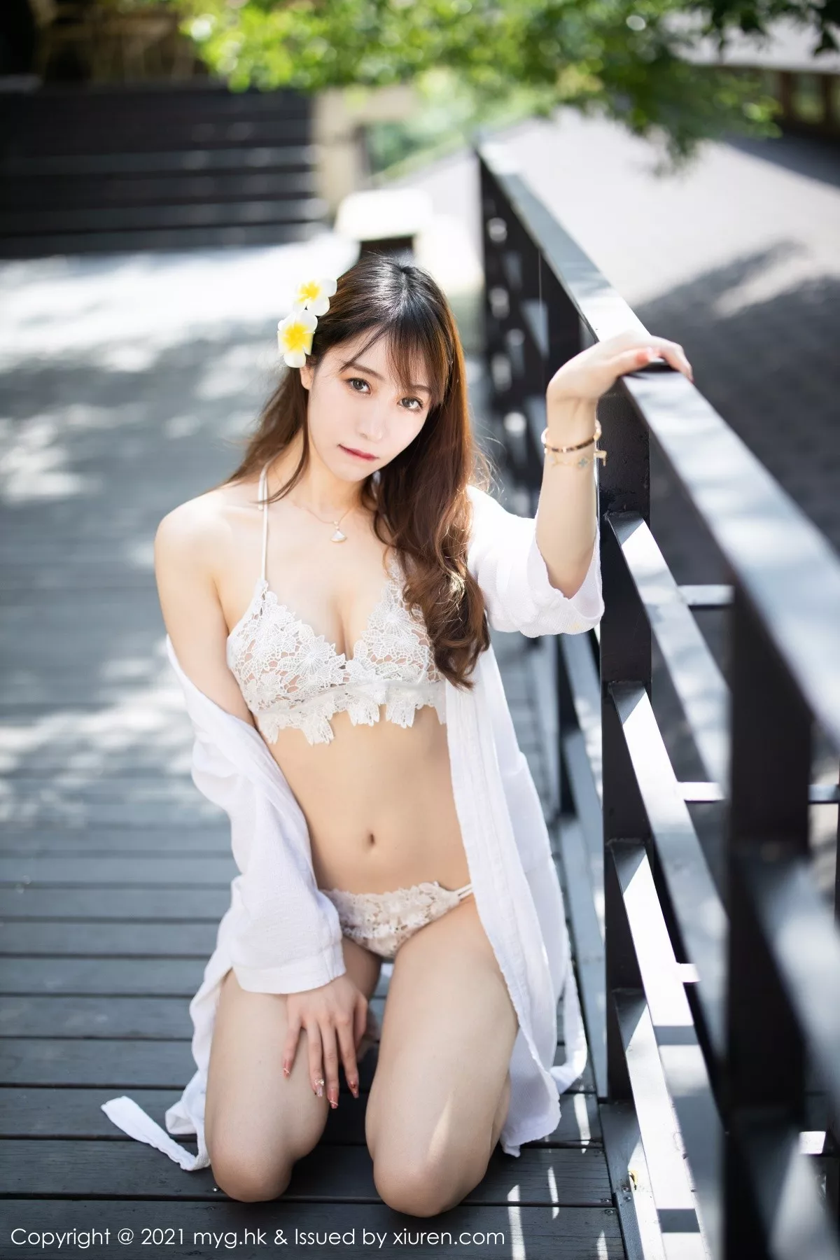 秀人集.com_[MyGirl美媛馆]Vol.613_模特水水er长三角旅拍轻透白色镂空服饰秀丰满身材诱惑写真58P